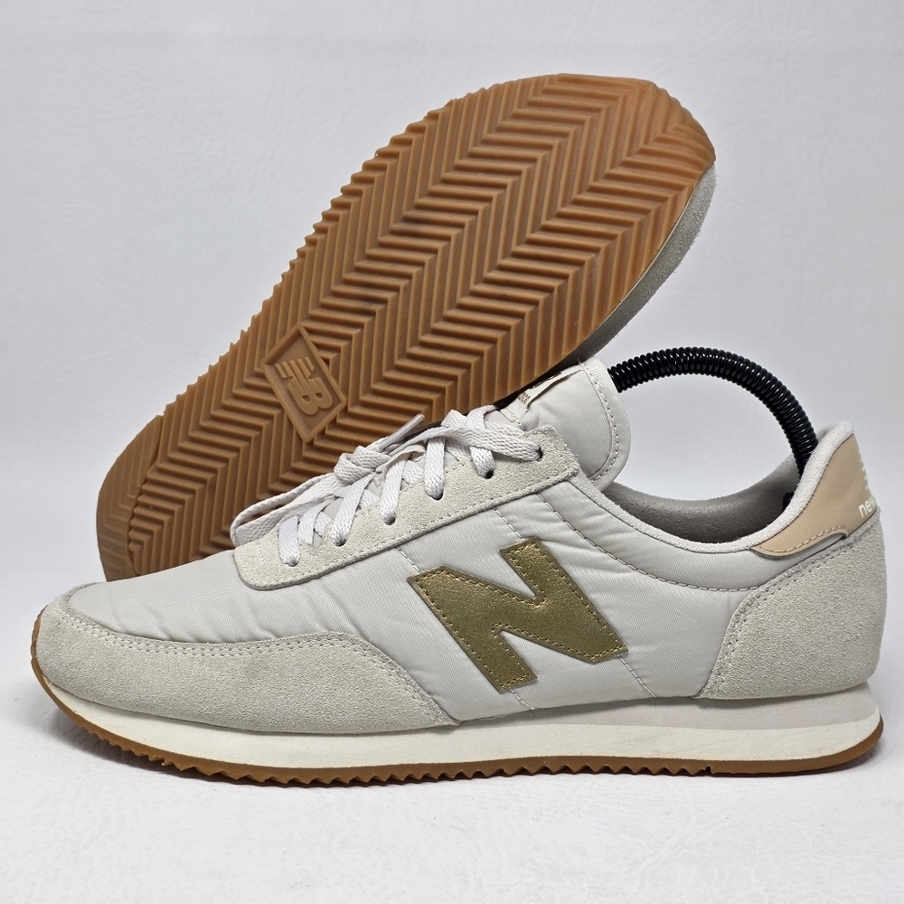 New Balance Women's Size 9.5 Low Cut Lace Up Sneakers Wl720AB Pre-owned